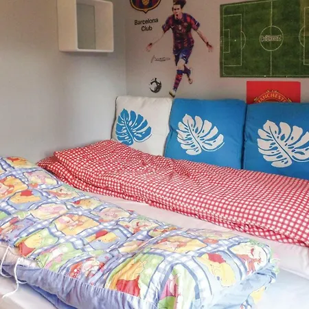 Five Bedroom Holiday In Hornes *